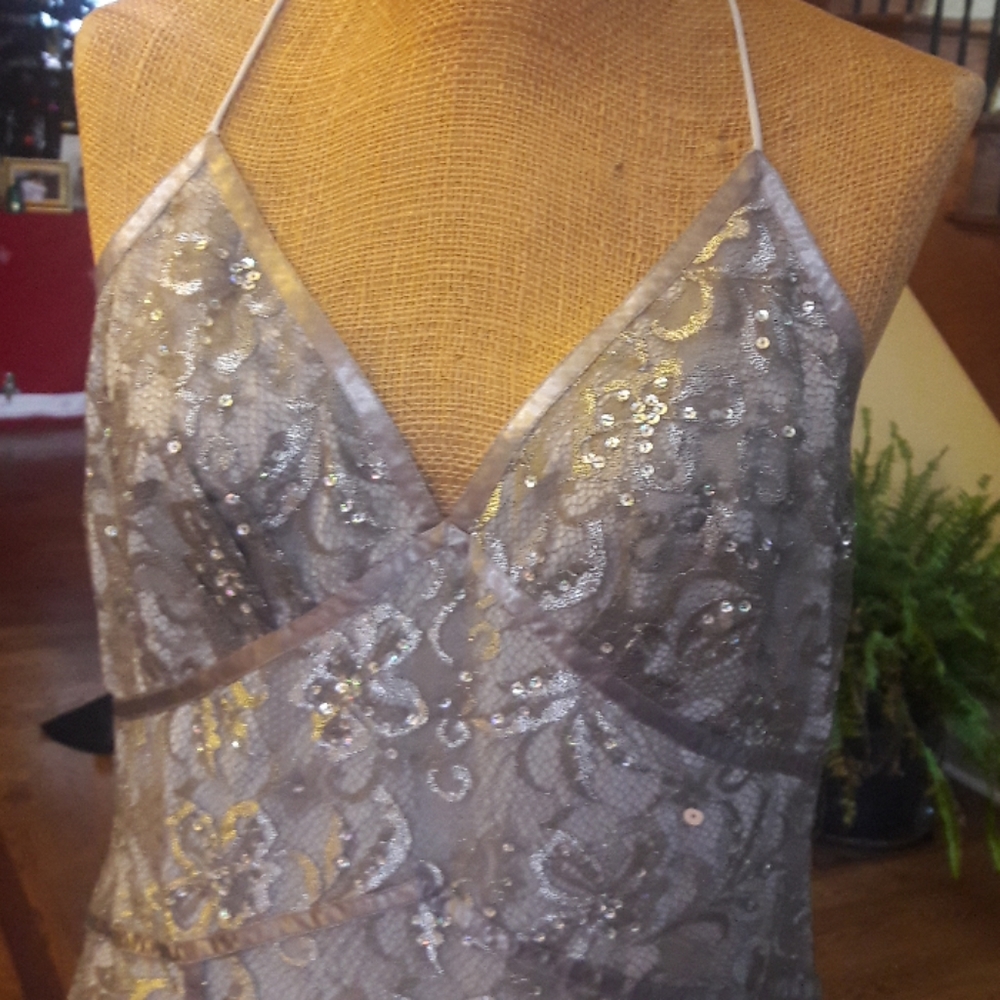 Express dress - Picture 2 of 6